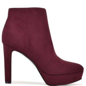 NWB Nine West Glowup Platform Heeled Ankle Booties in Bordo Suede Size 8 BOX
